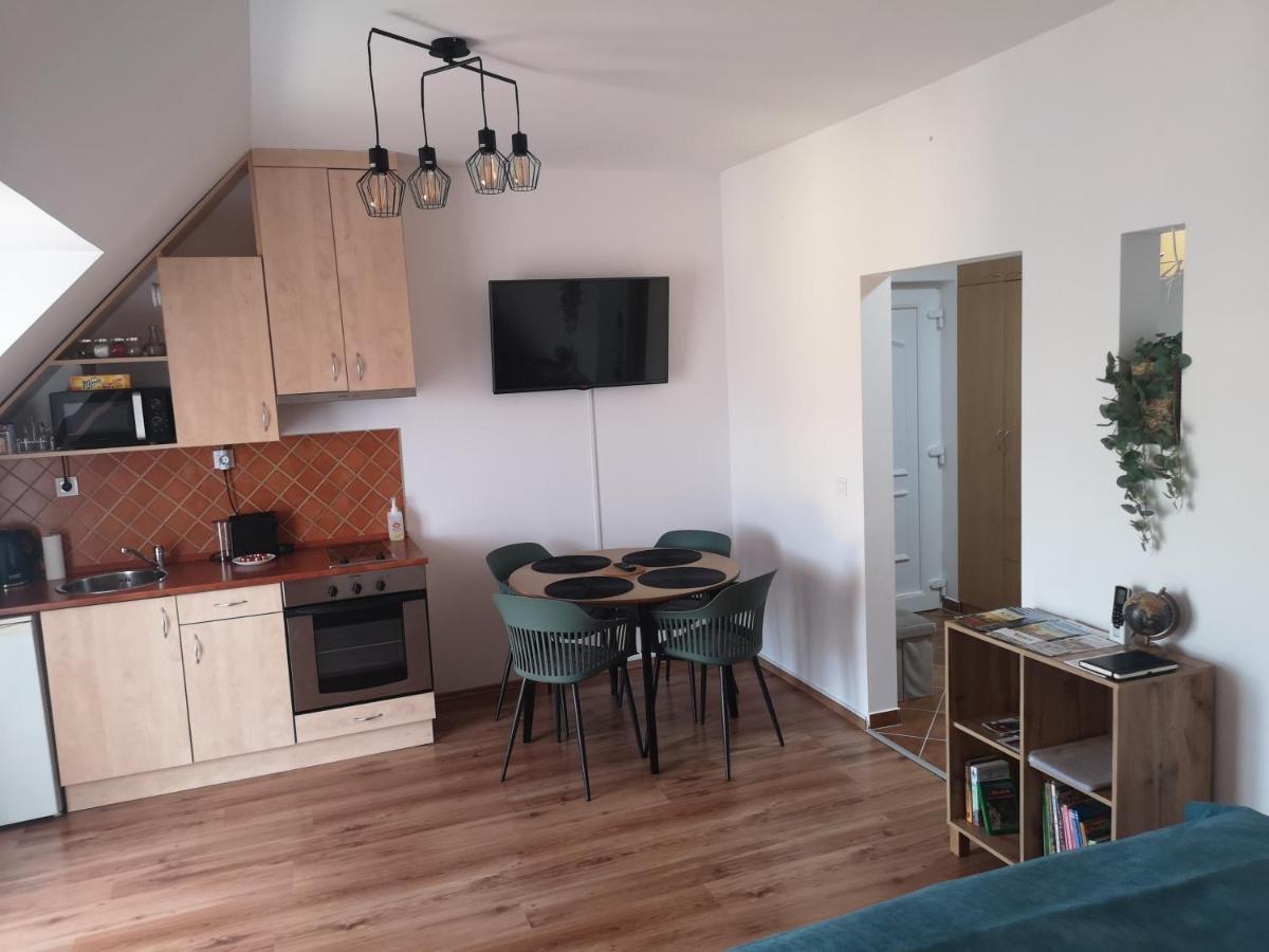 Orsika Hilltop Apartman Eger Eksteriør billede