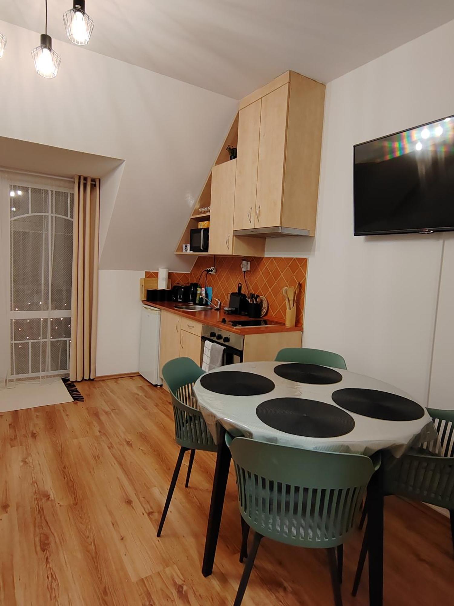 Orsika Hilltop Apartman Eger Eksteriør billede